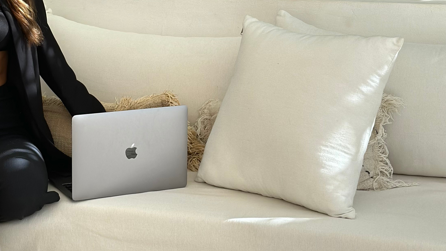 Shopify website designed by Be Found Socials Client on a discovery call with Be Found Socials founder